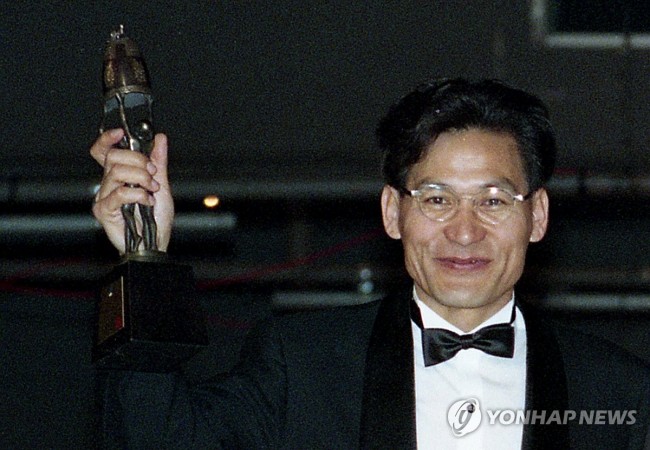 '국민 배우' 안성기 별세